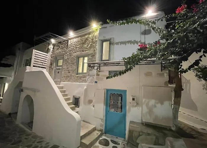 Tristrato Parikia (Paros)